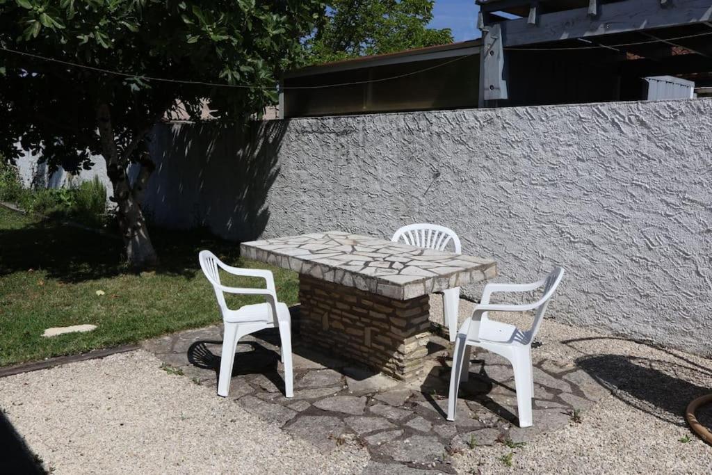 Studio Avec Jardin Prive Bergerac Exterior foto